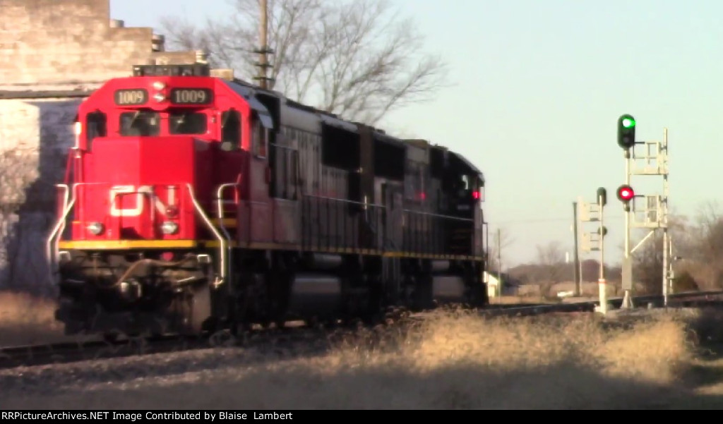 CN L544 about to knock down a signal 